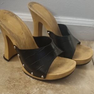 Vintage Candies Black and Tan Women's Heeled Sandals